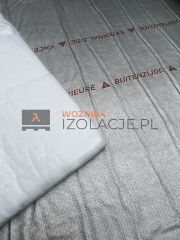 Stosowanie Aluthermo® Roofreflex to nie tylko oszczędność energii i pieniędzy, ale także inwestycja w komfort życia i trwałość budynku. Dzięki innowacyjnej konstrukcji membrany można znacząco ograniczyć straty ciepła, poprawić mikroklimat wnętrz i obniżyć koszty utrzymania budynku.